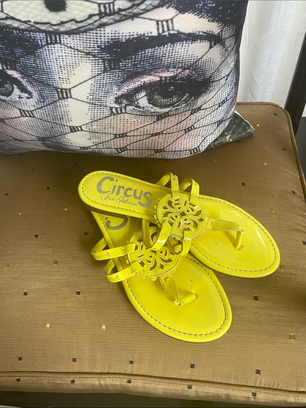Circus by Sam Edelman Bright Yellow Patent Medallion Thong Sandals